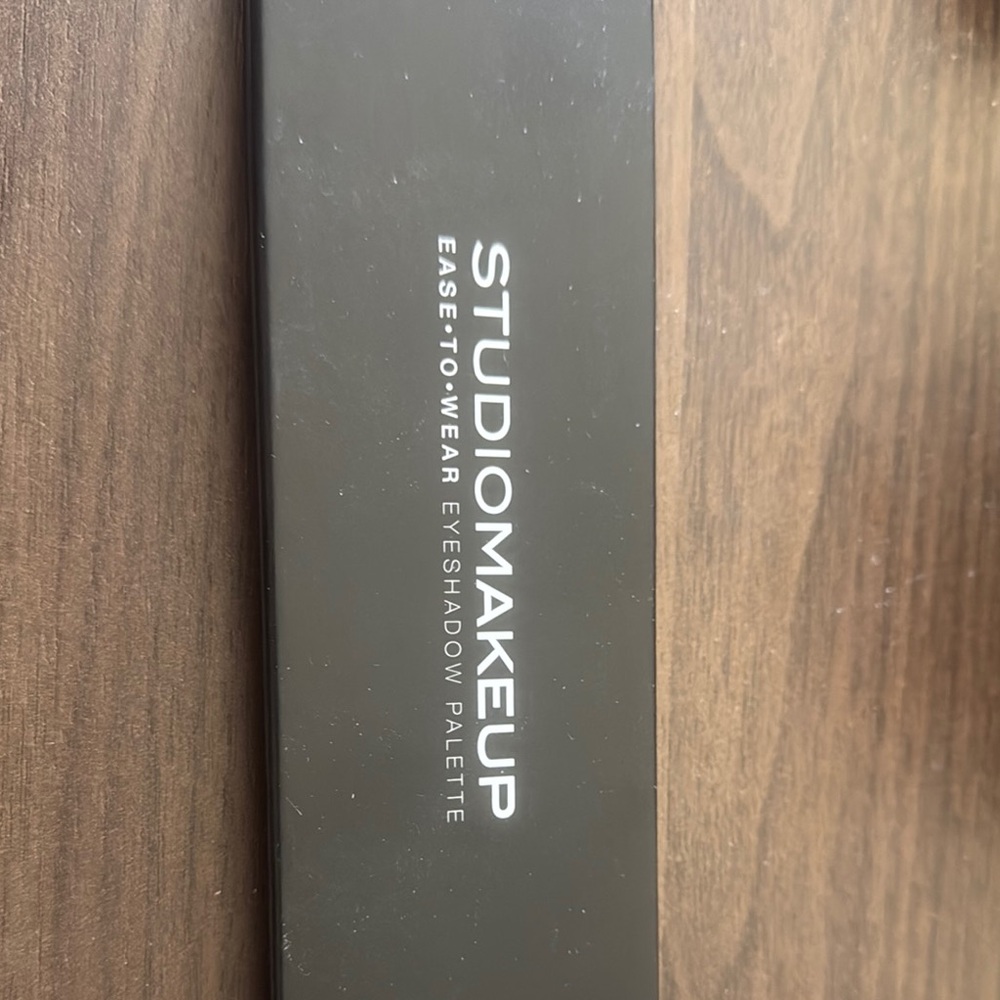 Studio Makeup Eyeshadow Palette Black with Versatile Shades